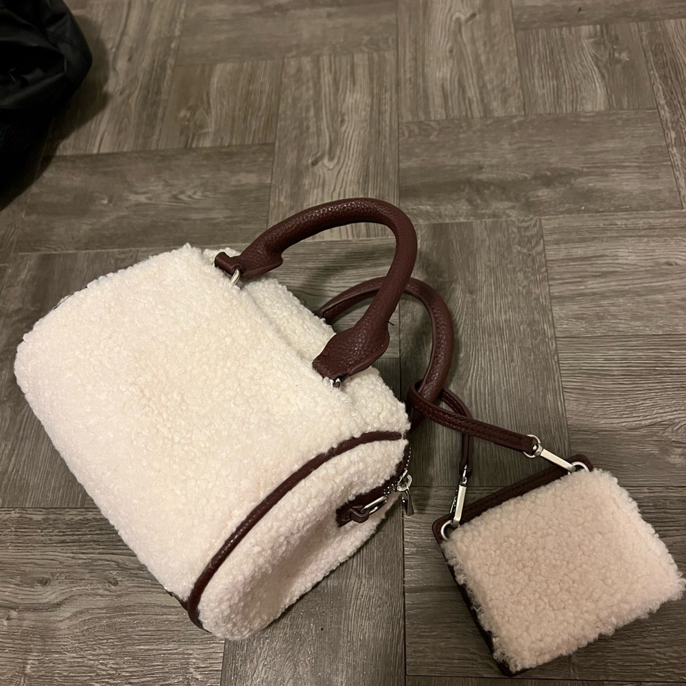 Small Sherpa tote with matching wristlet